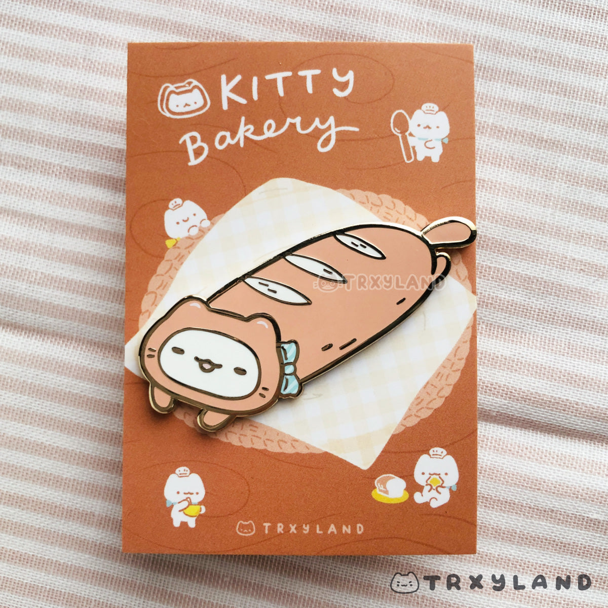 Kitty Loaf Enamel Pin
